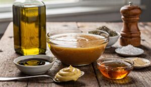 Schnelles Salatdressing: Ab sofort nie wieder ohne dieses Blitzrezept!